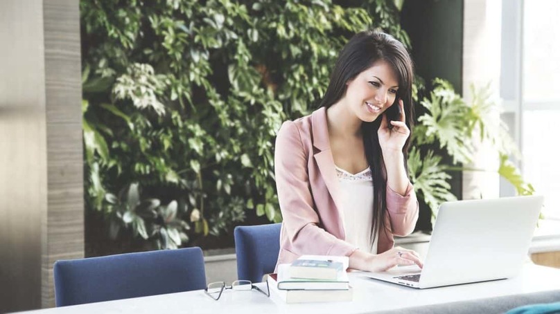 HOW A TELEPHONE SERVICE MAKES BETTER CUSTOMER SERVICE