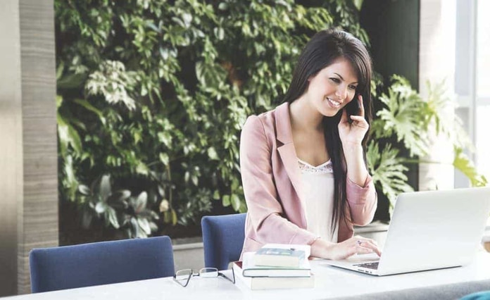 HOW A TELEPHONE SERVICE MAKES BETTER CUSTOMER SERVICE HOW A TELEPHONE SERVICE MAKES BETTER CUSTOMER SERVICE